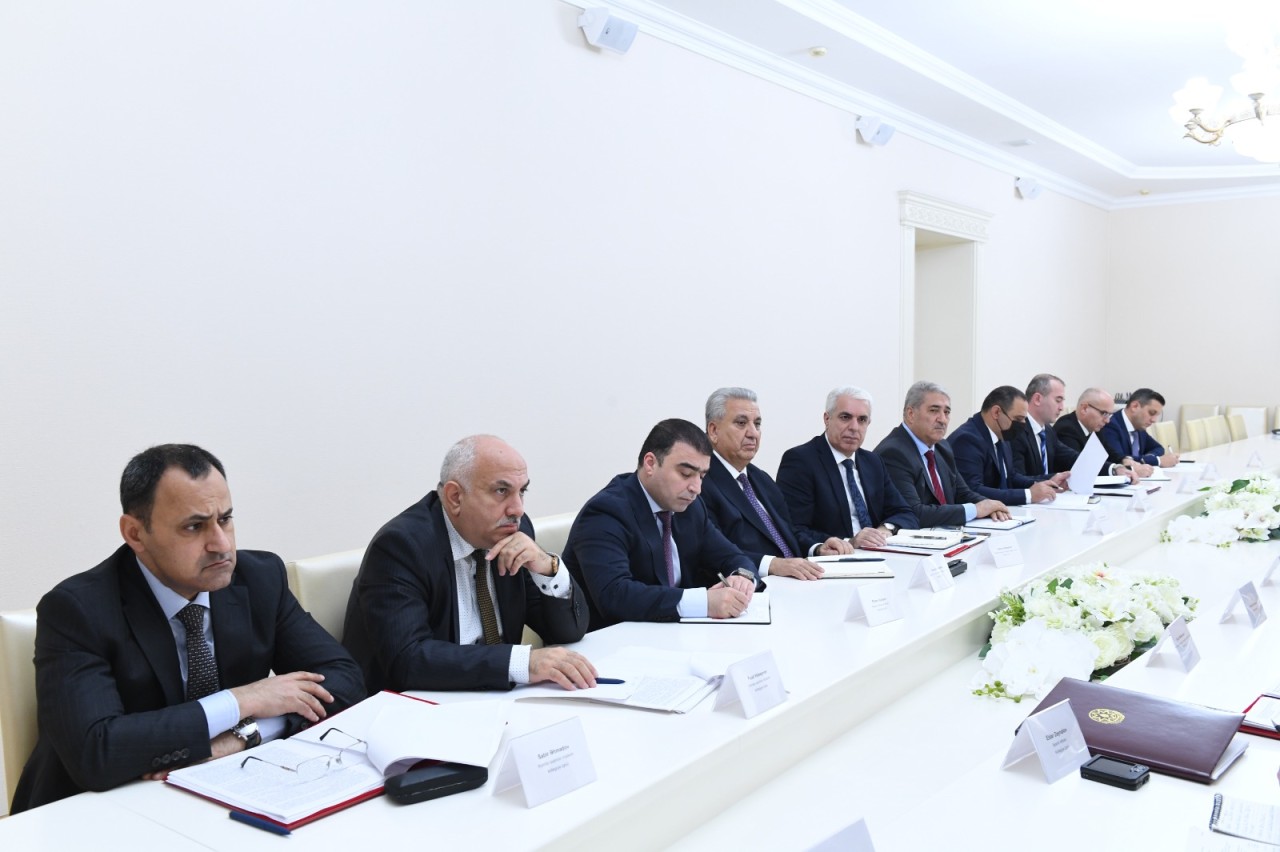 Rövşən Rzayev iclas keçirdi - Bəzi məsələlər müzakirə edildi (FOTOLAR)